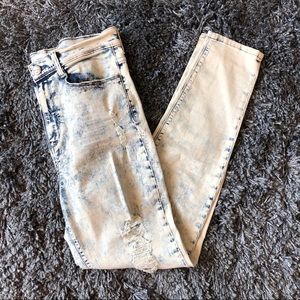 NWOT: Sneak Peek Bleach Look Highwaisted Jeans